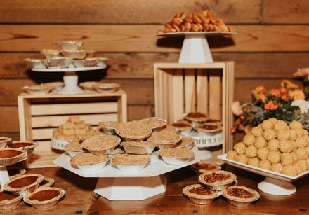 weddign dessert table with pie instead of cupcakes